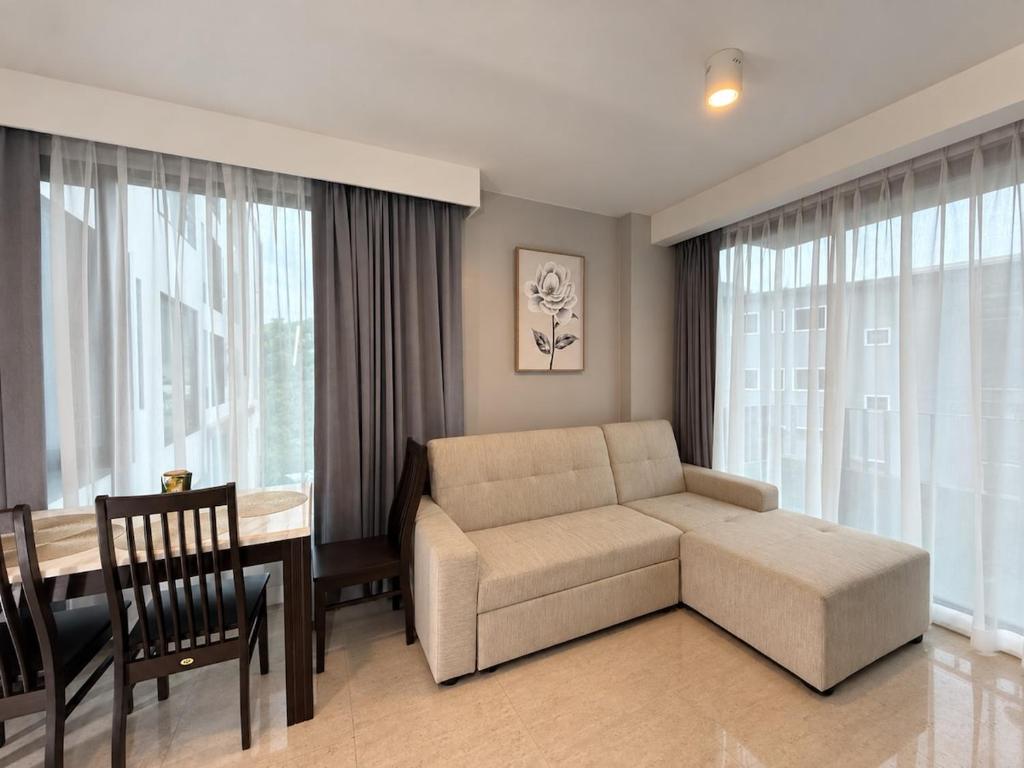 Spacious 2BR 2B with Rooftop Pool Wi-Fi 1000Mbps, Ban Lum Fuang ...