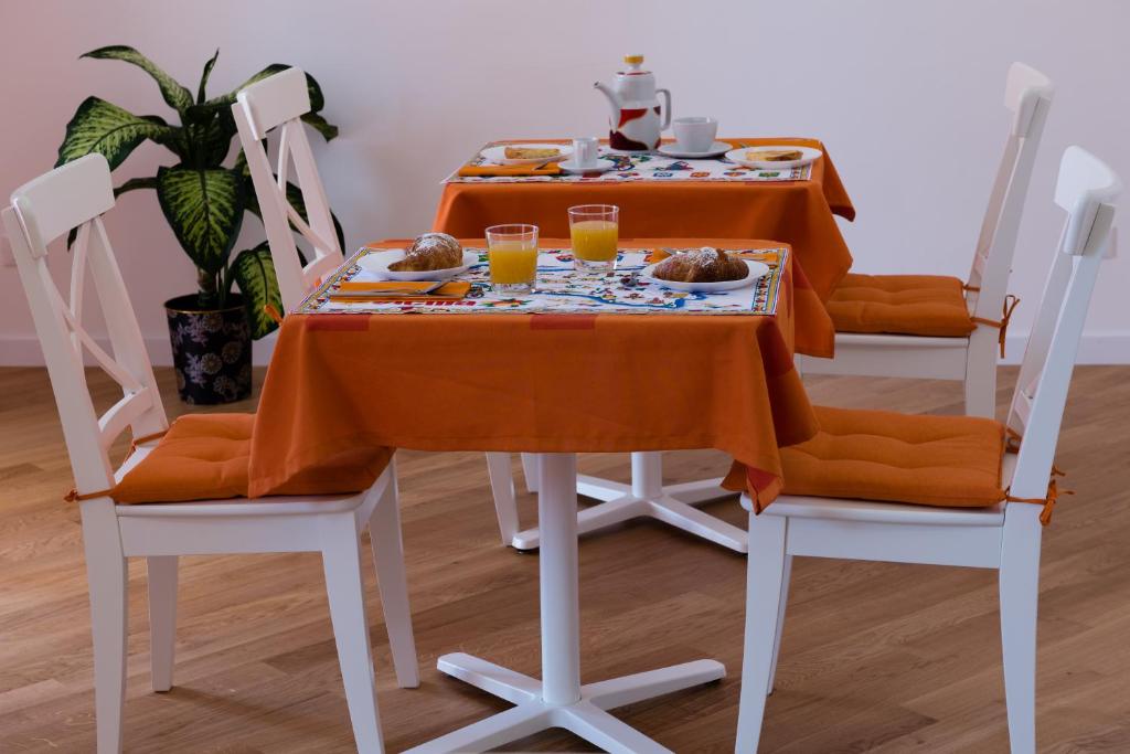 Jedlo v ubytovaní bed & breakfast alebo blízkom okolí
