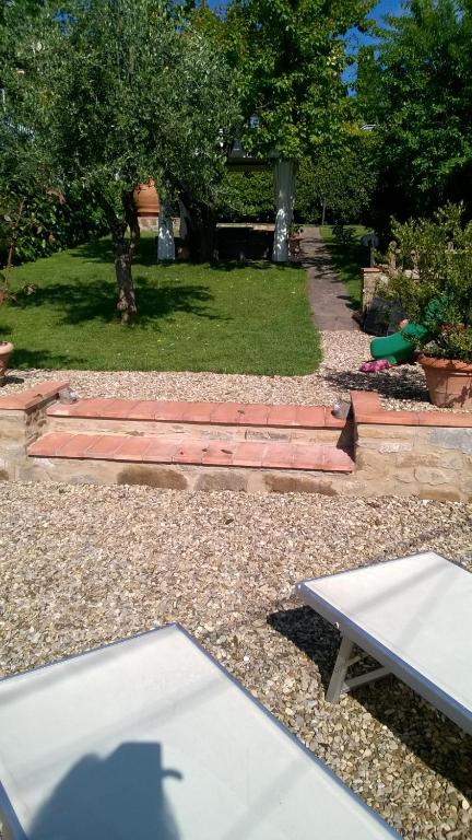 A garden outside Chiantirooms Guesthouse