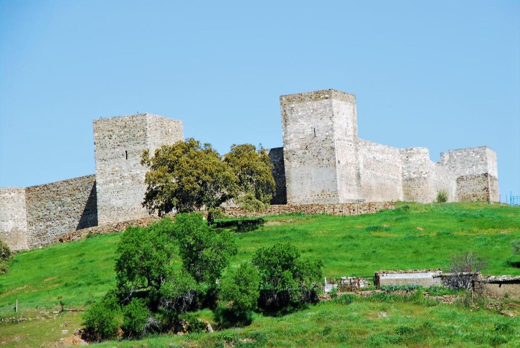 A local landmark close to a vendégházakat