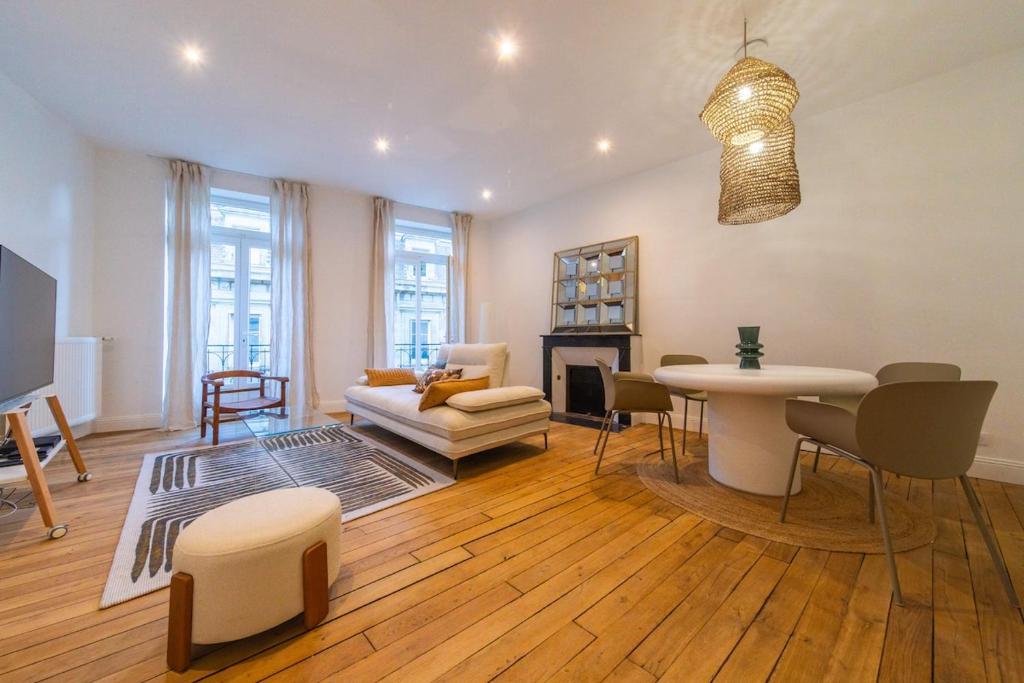 Elégance citadine, avec balcon, Brive-la-Gaillarde (updated prices 2027)