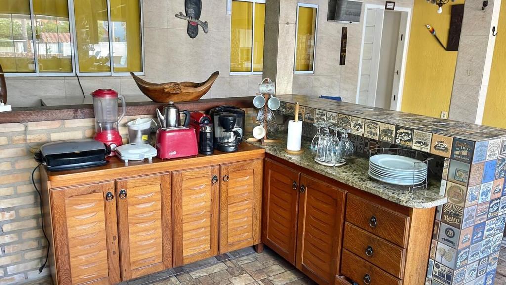 Comndominium House with Pool, Barbecue Area and Beach in a Condominium, Cabo Frio ...