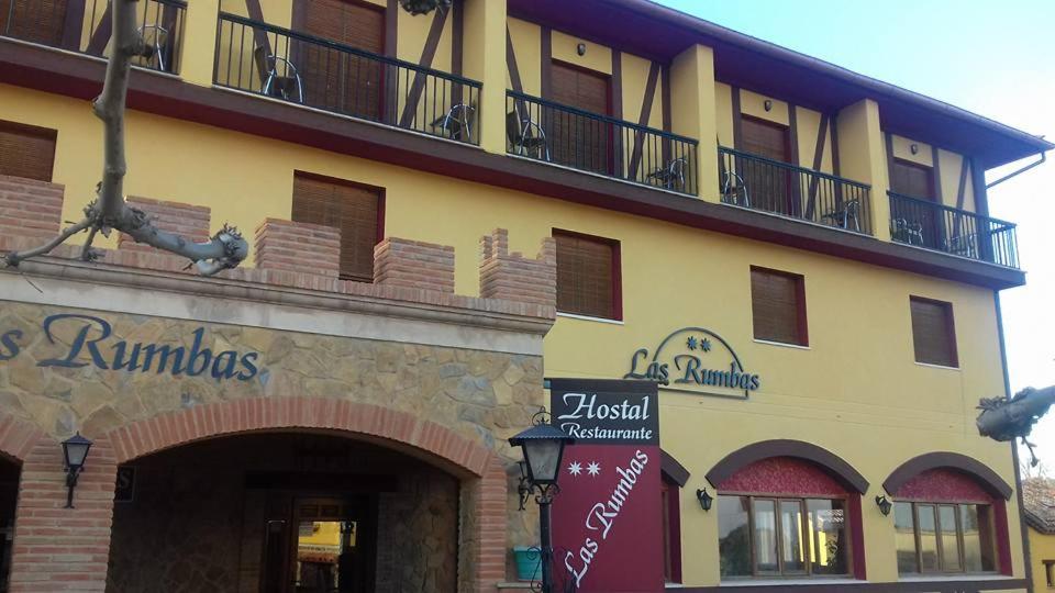 Edificio en el que se encuentra el hostal o pensión