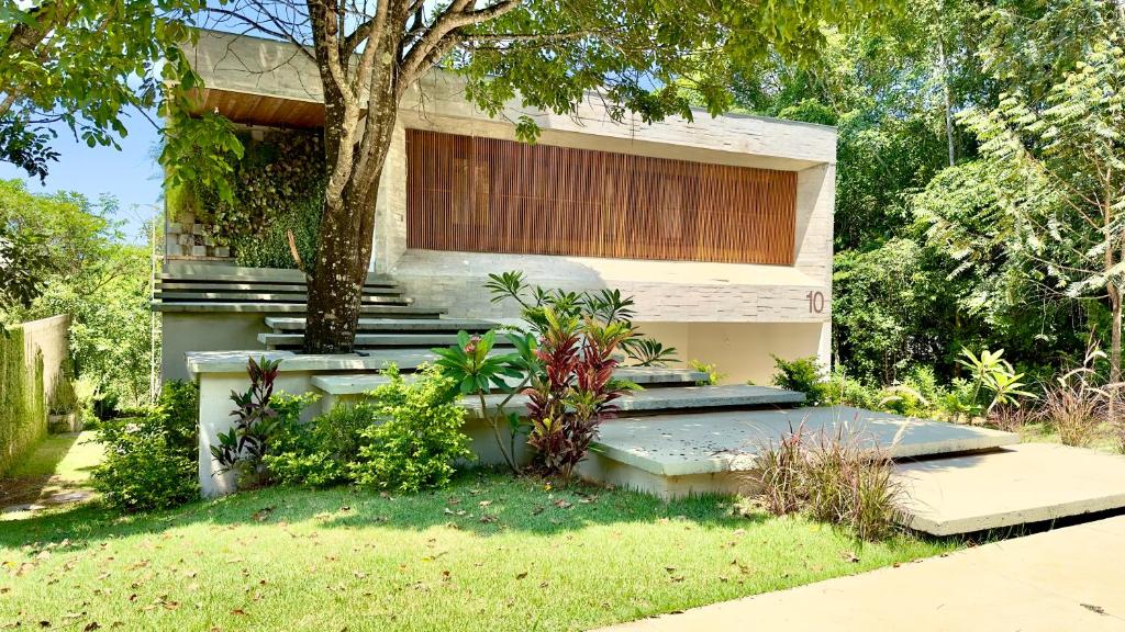 Retreat 25 min from city center in gated community, Brasilia (updated ...