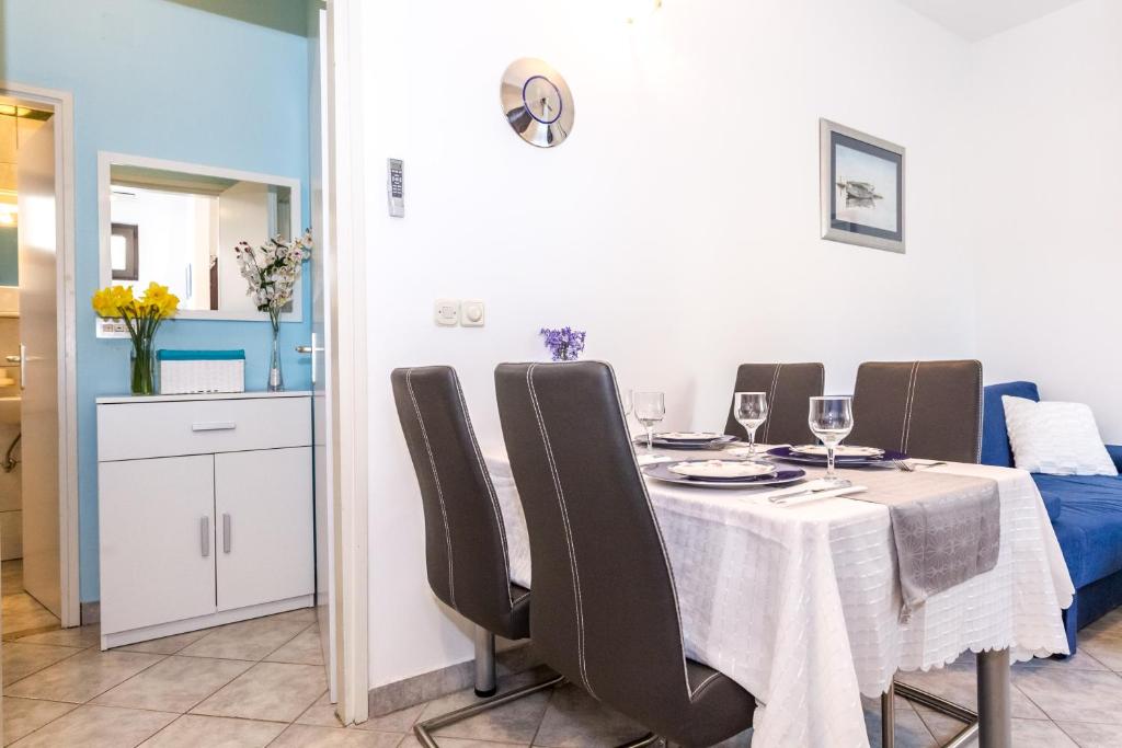 Pool Apartments Julia - 5