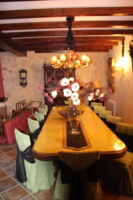 Restaurace v ubytování Casa Rural Mendoza