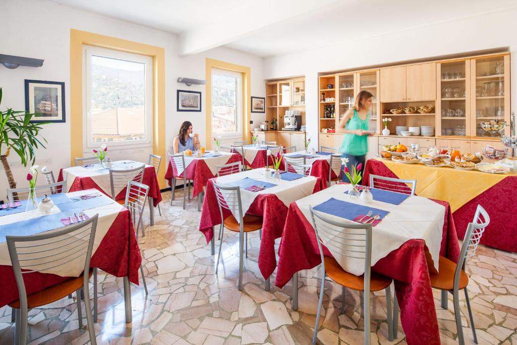 Restaurace v ubytování Albergo La Piazzetta