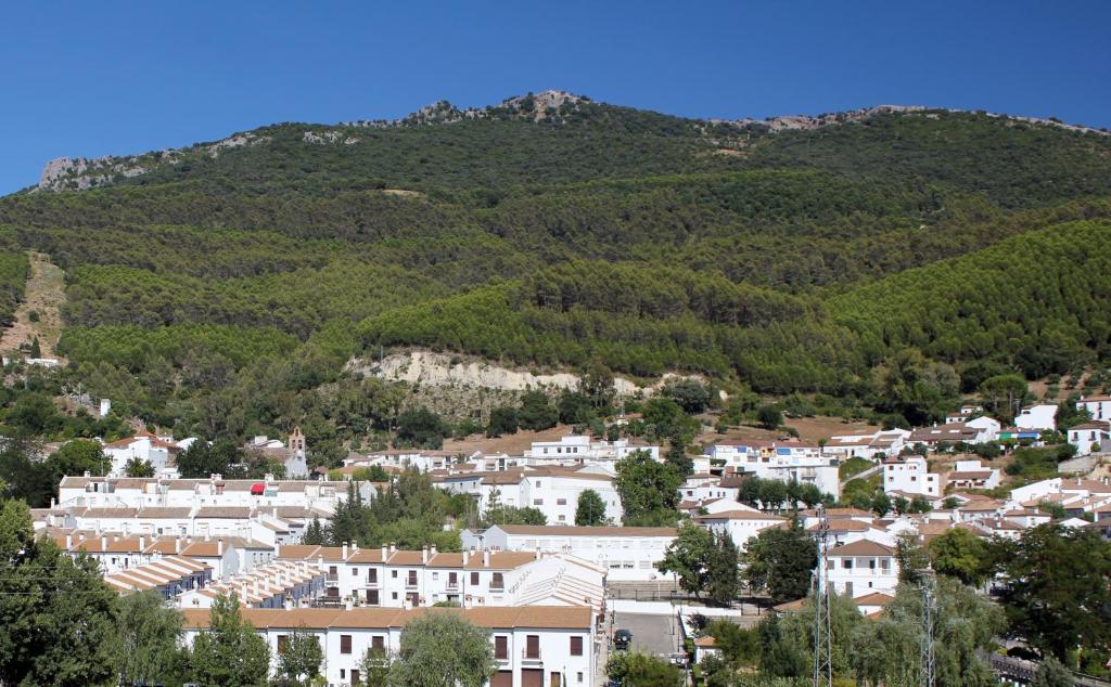A general mountain view or a mountain view taken from Az apartmant