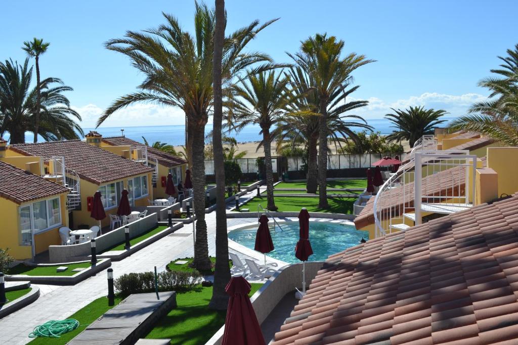 The swimming pool at or close to Bungalows Club Primavera