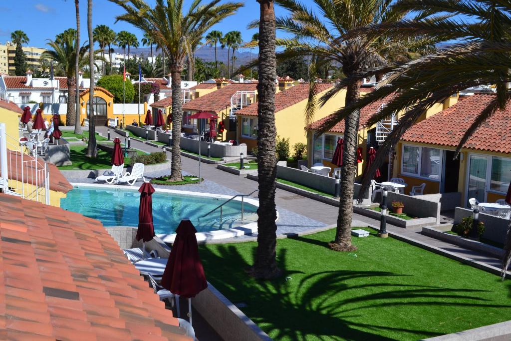 The swimming pool at or close to Bungalows Club Primavera