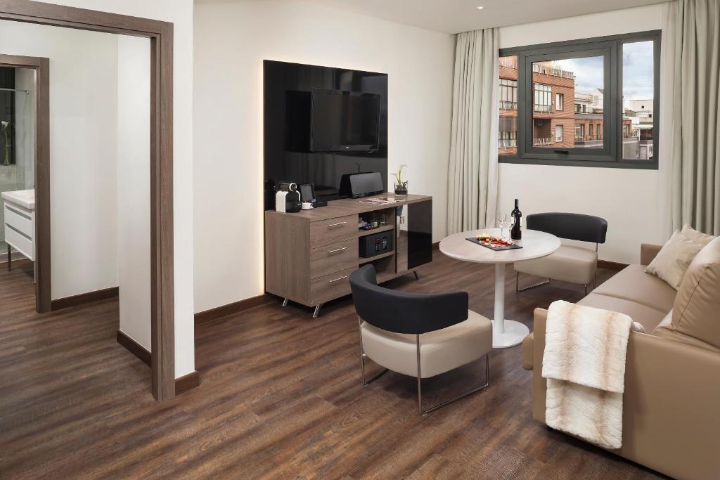 Melia Madrid Serrano - Resim 36