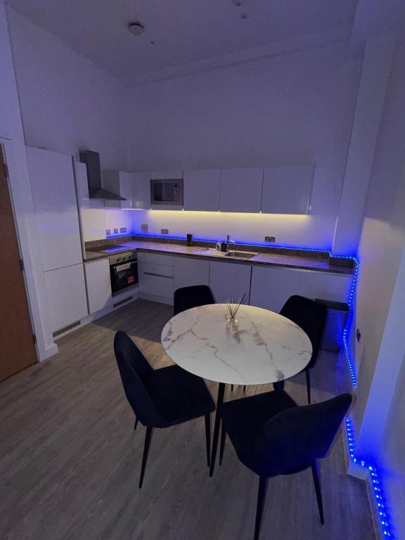 Luxury Town House Style Apartment, Manchester (updated prices 2027)
