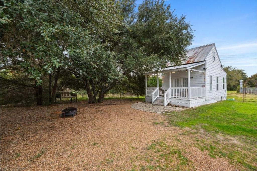 Enchanting Casita 5 minutes to Round Top, Round Top (updated prices 2027)