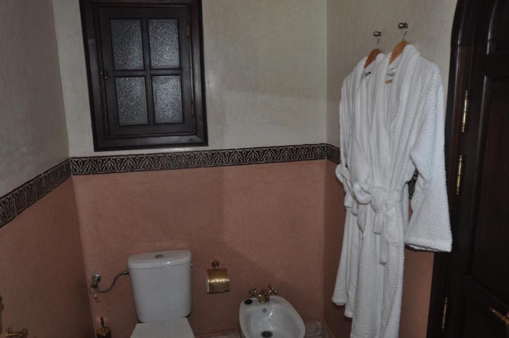 Un baño de Riad Lamya Marrakech