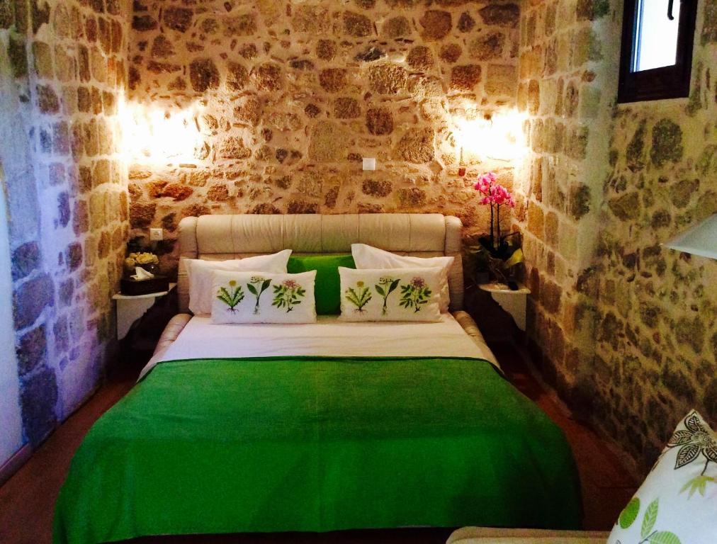 George & Alexandra's Apartments - 6