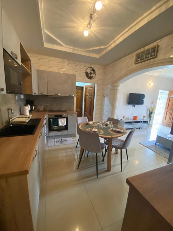 Ahomezon, Libreville (updated prices 2027)