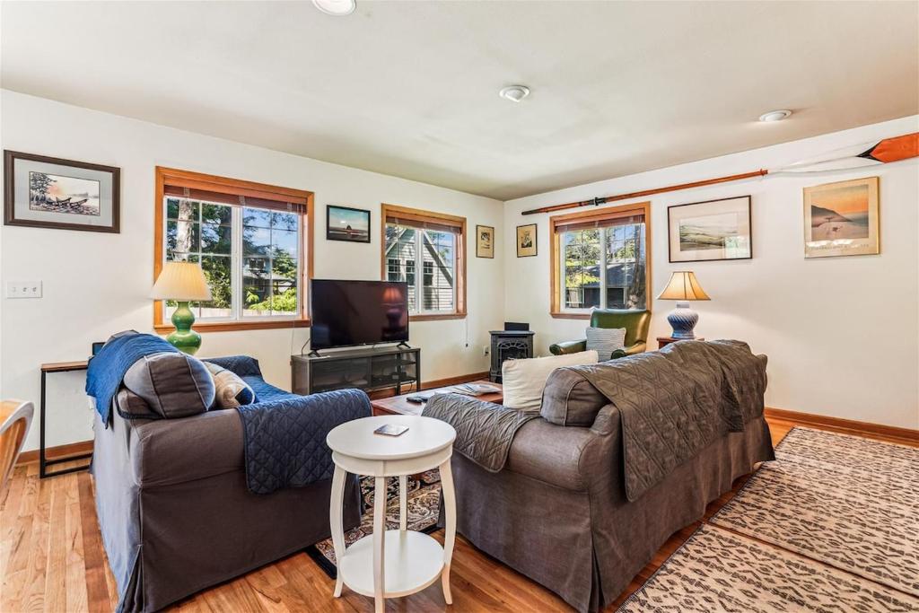 Arbor House, Cannon Beach (updated prices 2027)