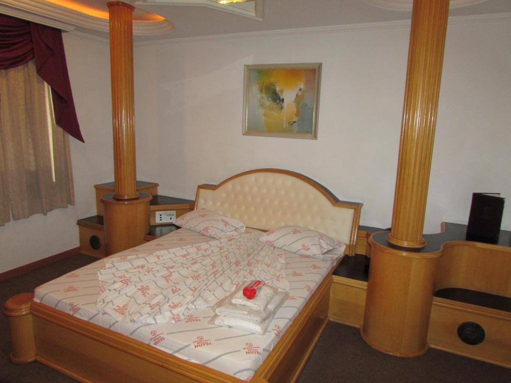  Pleasant Place Hotel