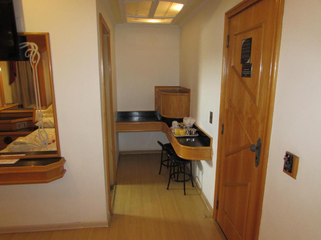  Pleasant Place Hotel
