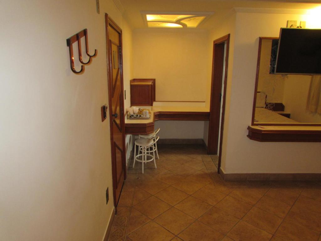  Pleasant Place Hotel