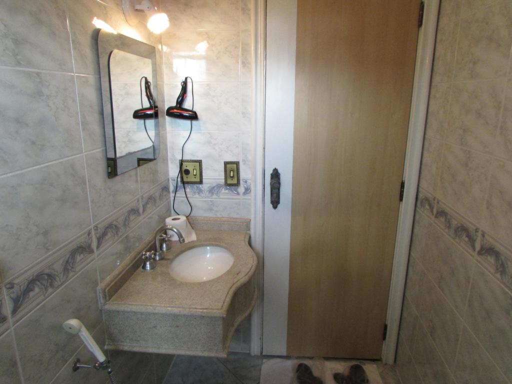  Pleasant Place Hotel