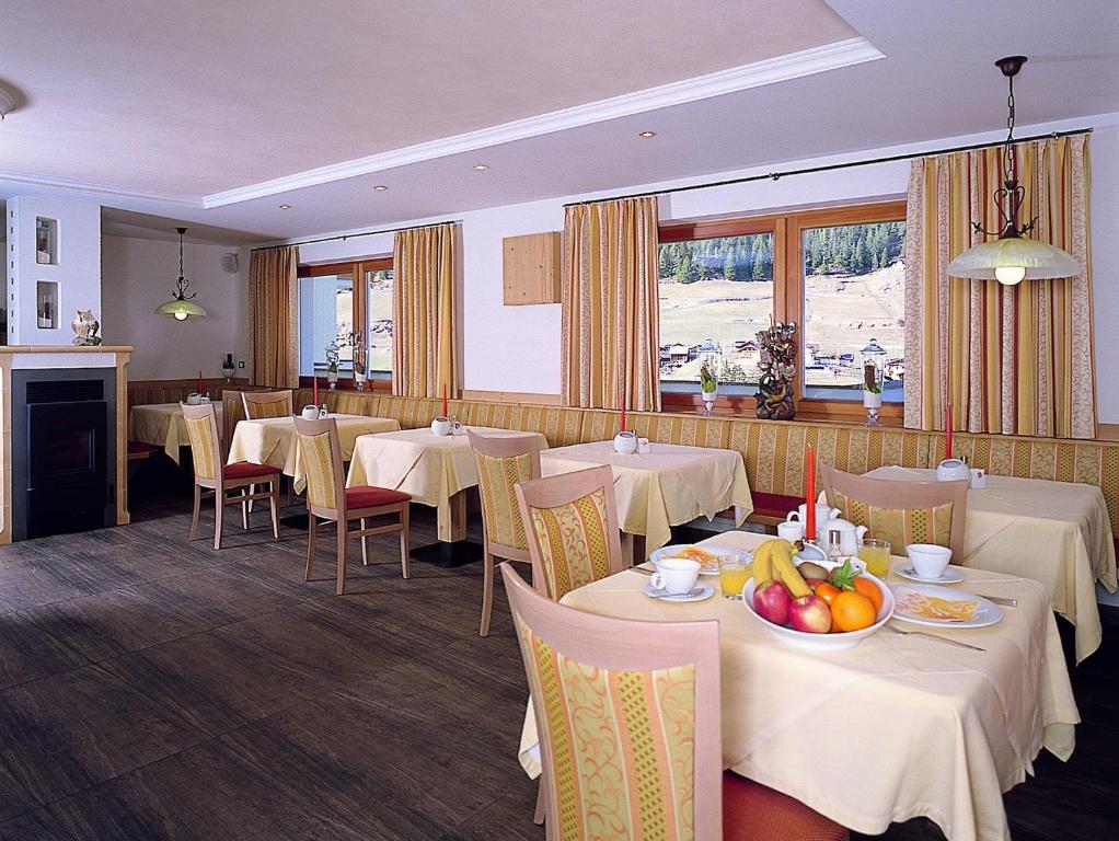 Restaurace v ubytování Garni Hotel Bel Vert