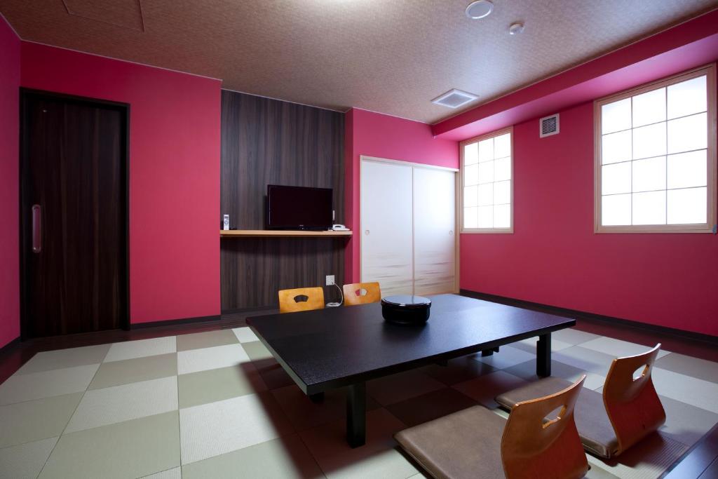 TV a/nebo společenská místnost v ubytování Natural SPA, Kanazawa Hotel Yumenoyu