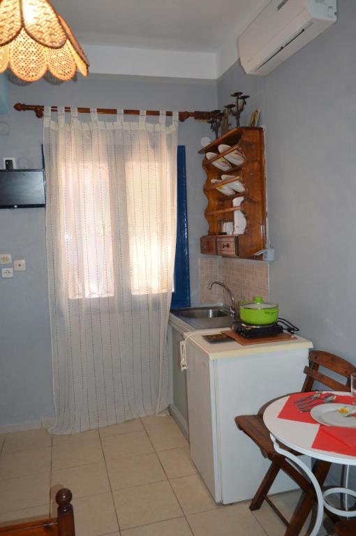 "STELIOS & GALINI" - 4