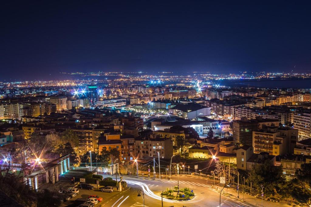 Vue g&eacute;n&eacute;rale sur Cagliari ou vue de la ville depuis la maison d'h&ocirc;tes