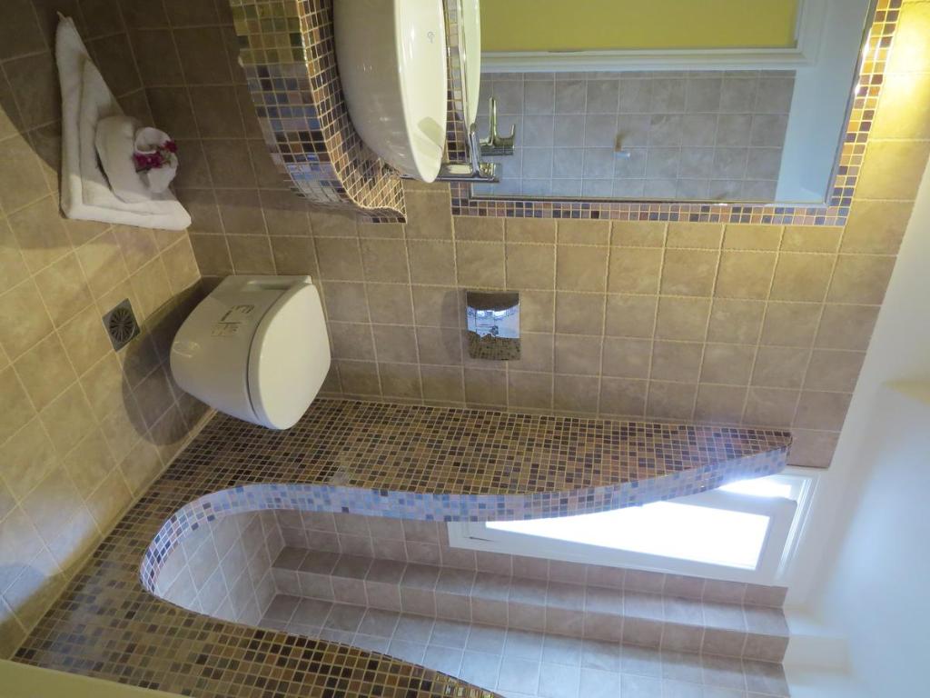 Villa Manos Hotel - 11