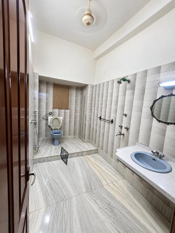Fun Away From Home 4BHK-3 AC Rooms Balaji Homes, Kolkata (updated ...