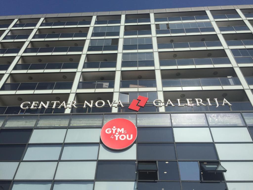 Certifikát, ocenenie alebo iný dokument vystavený v ubytovaní Nova Galerija West App MARY - parking in garage