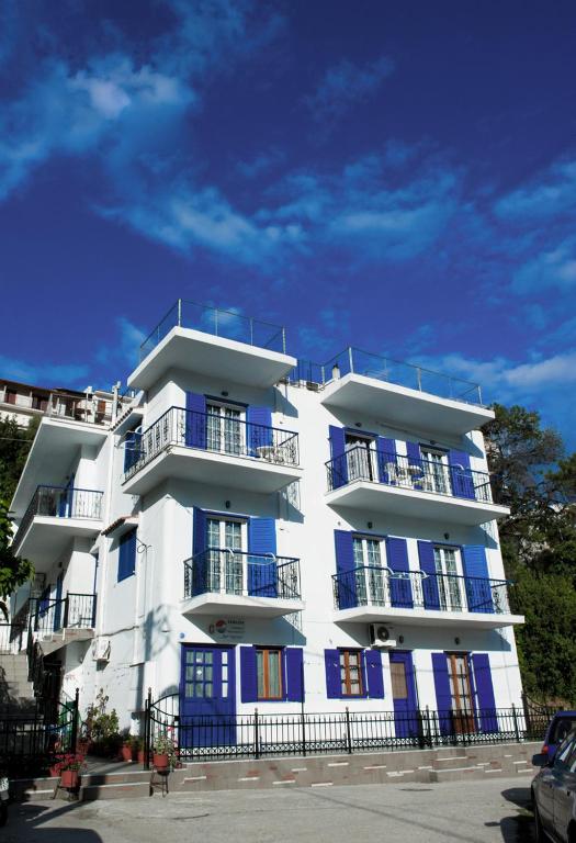 Syraina Apartments - Deluxe Double Room