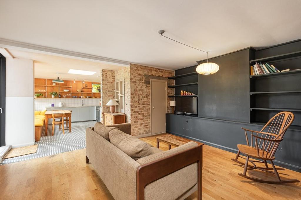 New! Charming 1BR with Garden & Office in Brockley, London (updated ...
