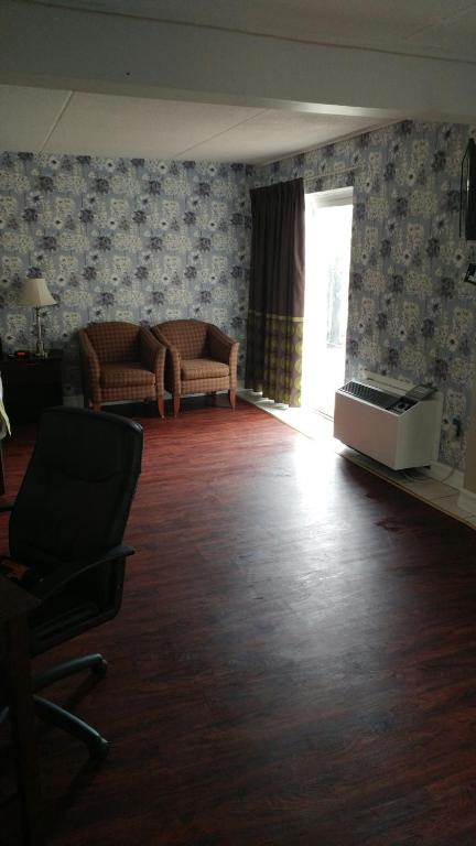 Super 8 by Wyndham Cambridge/Kitchener/Waterloo Area - 