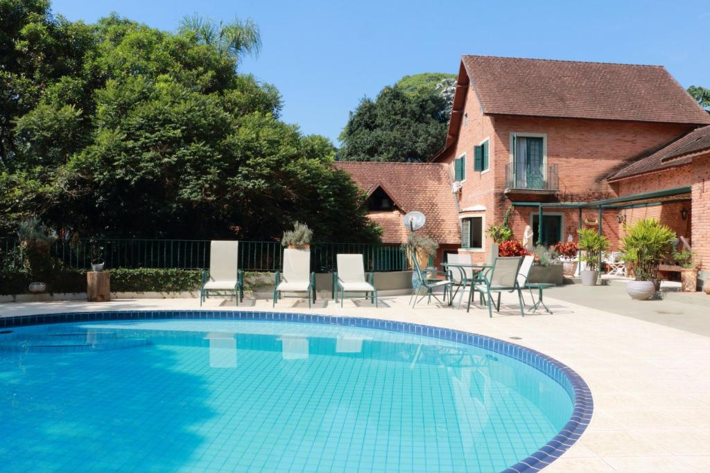  Villa Serena Bed & Breakfast