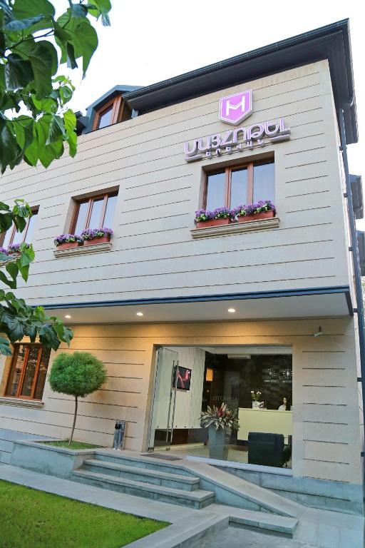 Budova, kde se hotel nachází