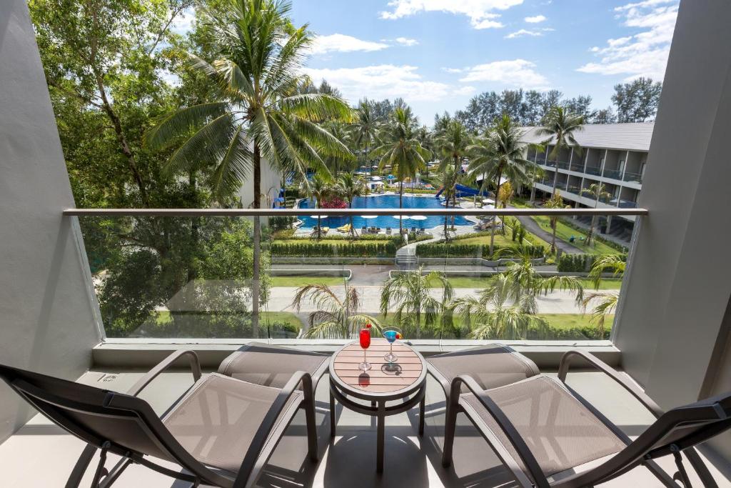 X10 Khaolak Resort - 9