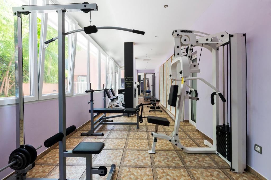Fitness centrum a/nebo fitness zařízení v ubytování Nura Santa Ponsa & Spa