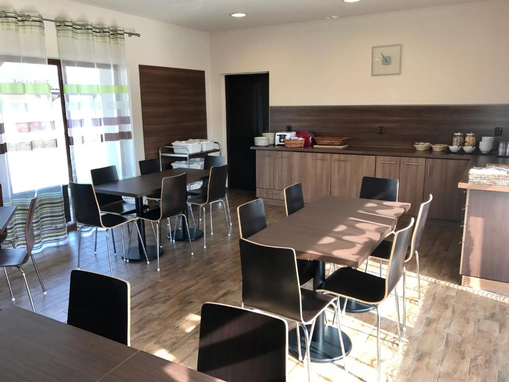 Kuchyň nebo kuchyňský kout v ubytování Motel R10