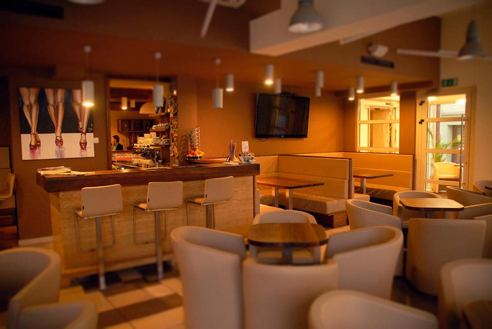 Lounge nebo bar v ubytování Hotel Opara
