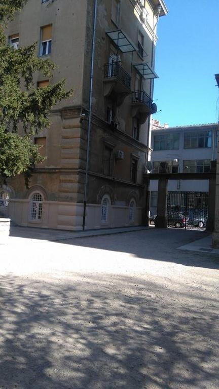 Budova, v ktorej sa apartmán nachádza