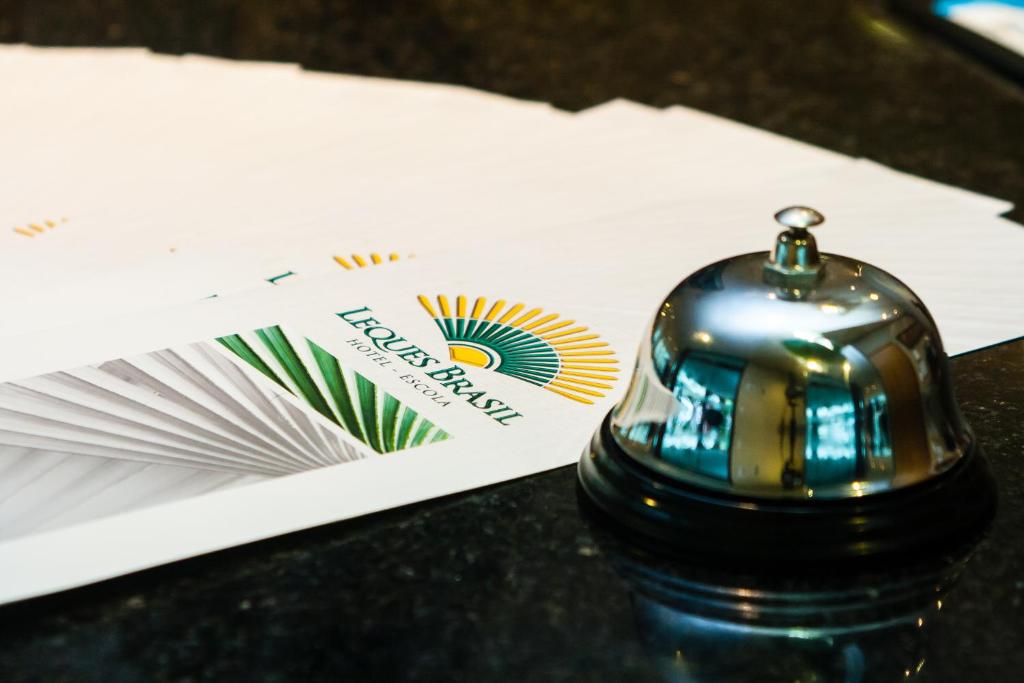  Leques Brasil Hotel Escola