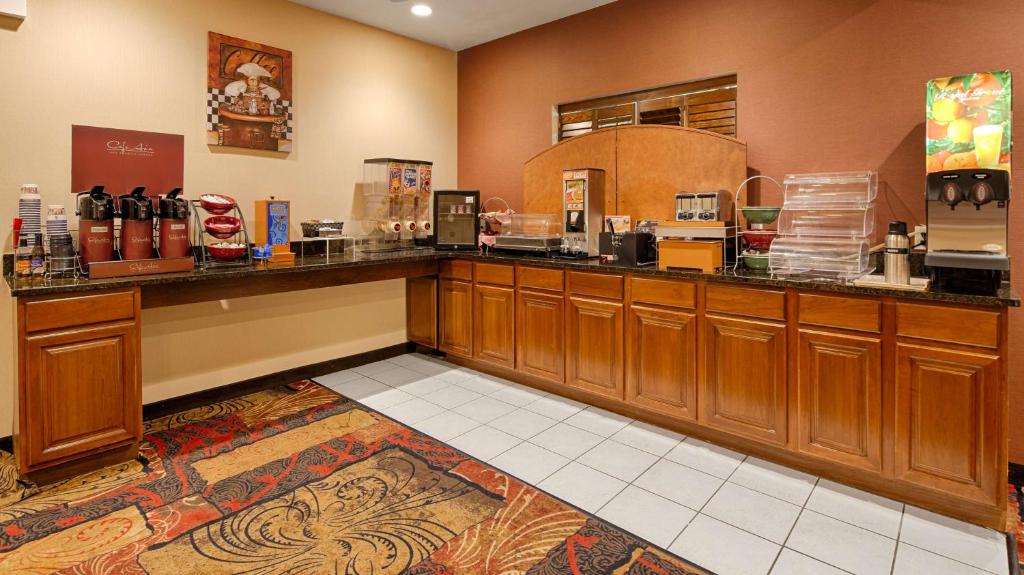 Best Western Plaza Hotel Saugatuck photo