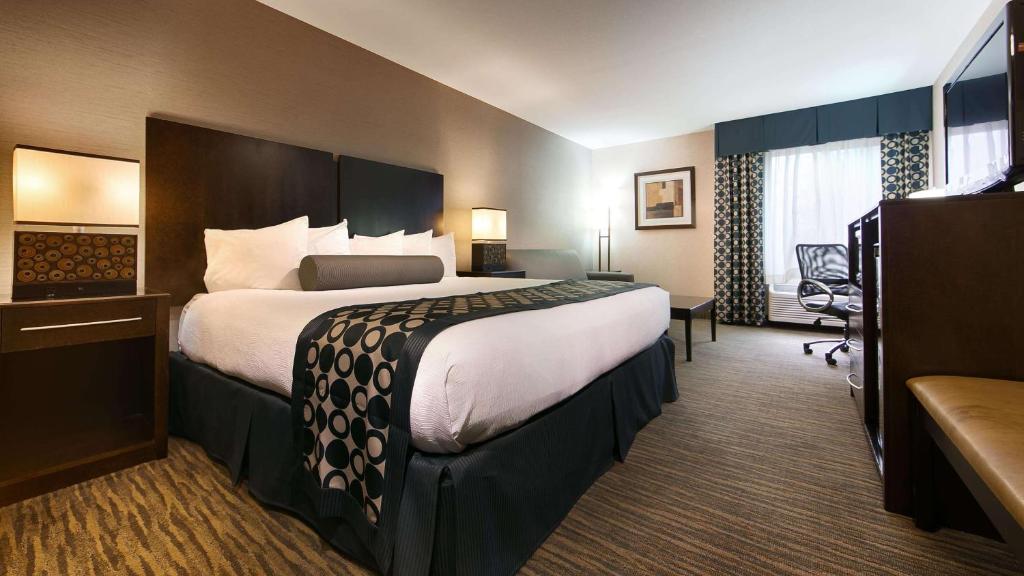 Best Western Plus Coldwater Hotel - King Room With Sofa Bed - Non-Smoking