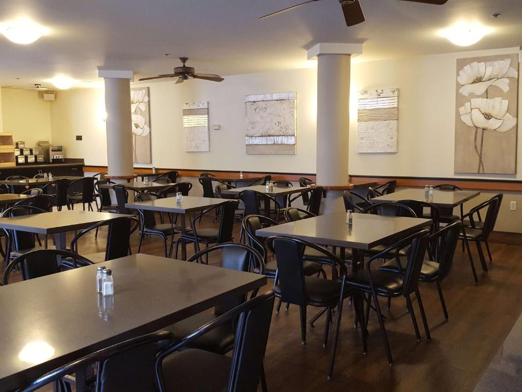 Pocaterra Inn & Waterslide - Resim 45