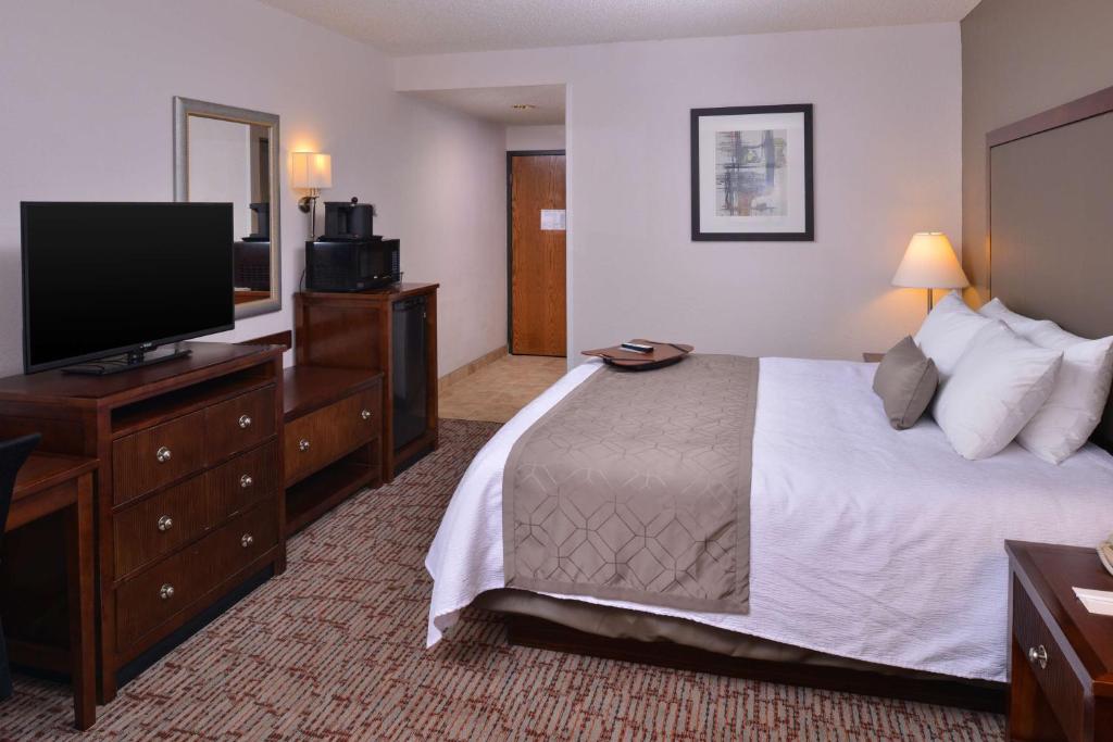 Best Western Plus Wichita West Airport Inn - King Room - Niet -roken