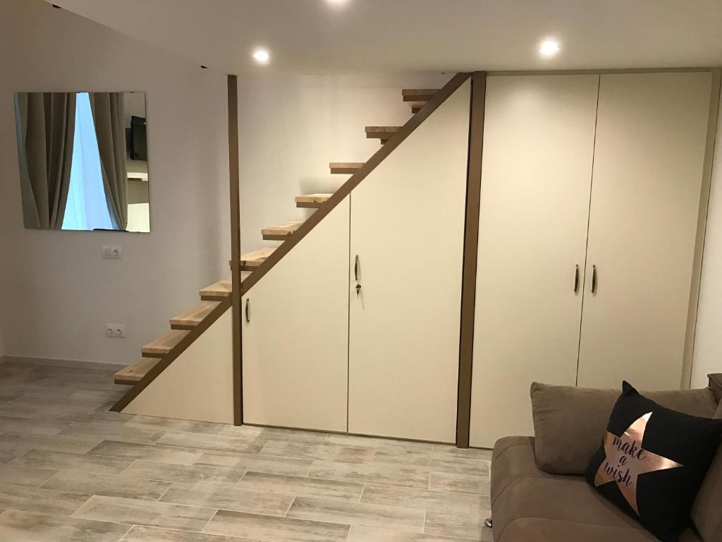 Posedenie v ubytovaní Goldcentral Gozsdu Apartment-Downtown Prime Location