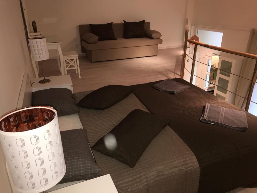 Posedenie v ubytovaní Goldcentral Gozsdu Apartment-Downtown Prime Location