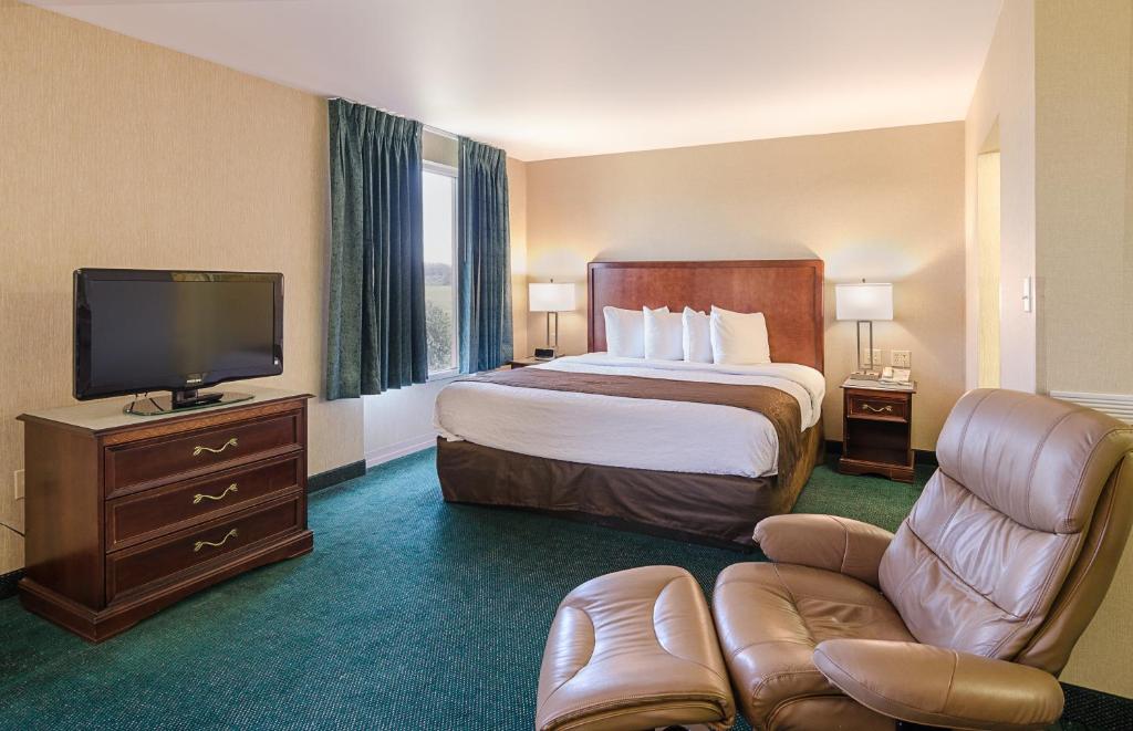 MainStay Suites Roanoke Airport - Suite Con Cama Extragrande - No Fumadores
